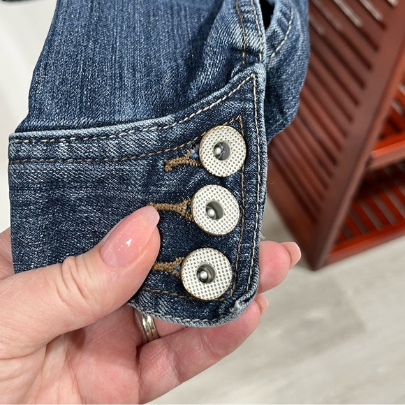 Streetwear Medium women’s distressed jean jacket - Picture 3 of 5